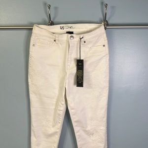 DG2 Diane Gilman white on white embroidered jeans size 10. NWT.